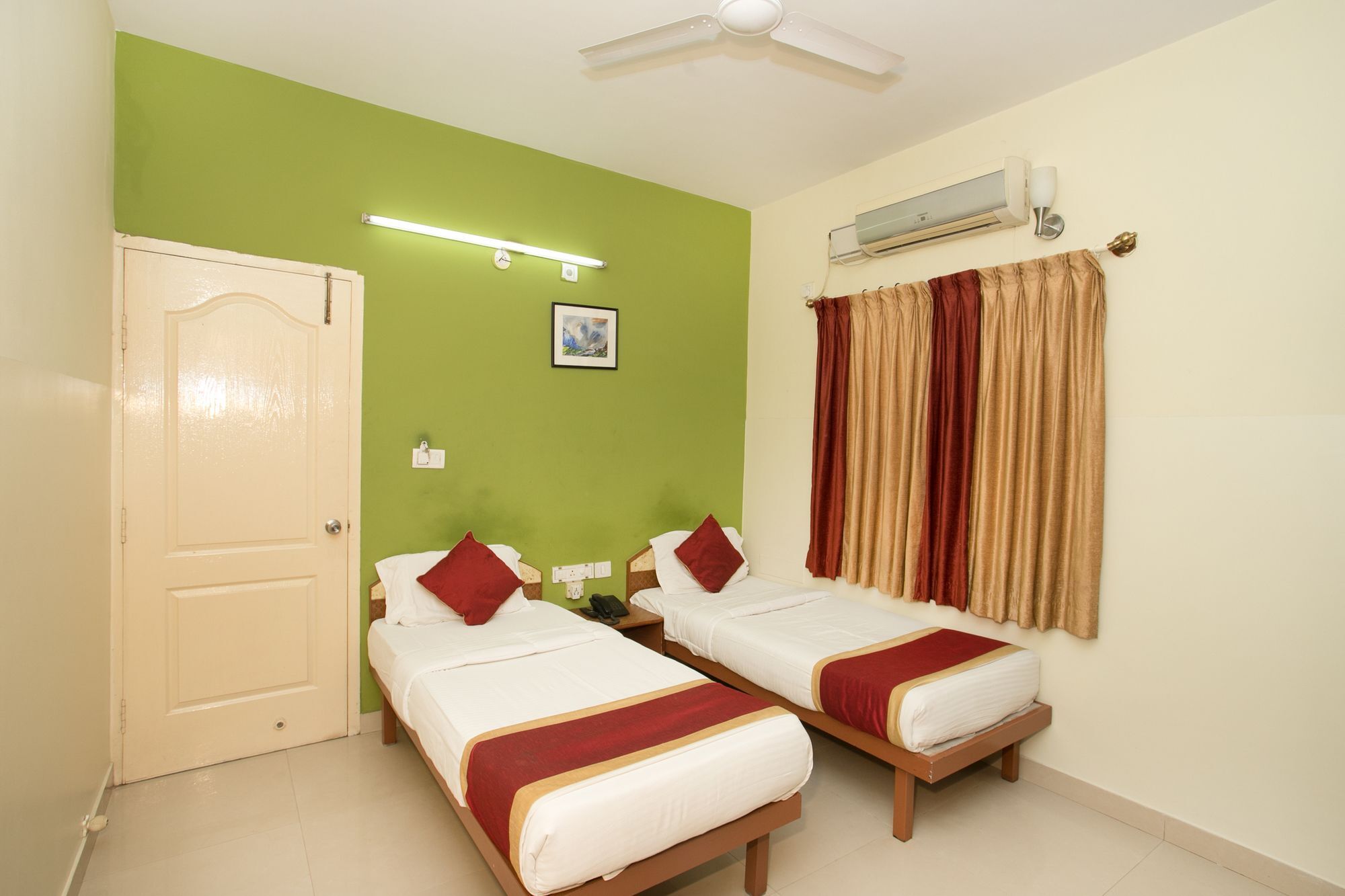 Hotel Oyo 10478 Raj Residency Bangalore Exterior foto